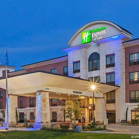 Holiday Inn Express And Suites Duncan Чикаша Экстерьер фото